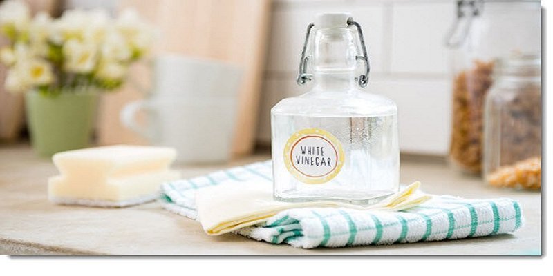Remove stains with vinegar